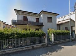 Casa Bi/Trifamiliare in Residenziale