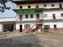 Casa Bi/Trifamiliare in Residenziale