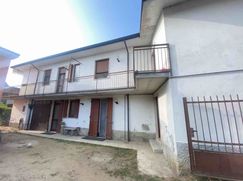 Casa Bi/Trifamiliare in Residenziale