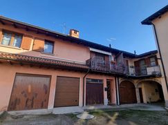 Casa Bi/Trifamiliare in Residenziale