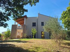 Casa Bi/Trifamiliare in Residenziale