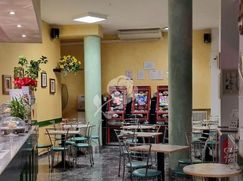 Attività/Licenza (con o senza mura) in Commerciale
