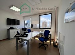Ufficio in Commerciale