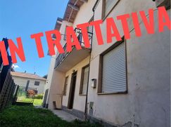 Casa Bi/Trifamiliare in Residenziale