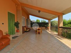 Casa Bi/Trifamiliare in Residenziale