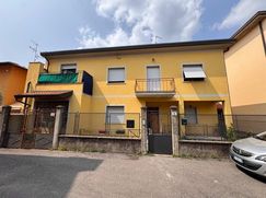 Casa Bi/Trifamiliare in Residenziale