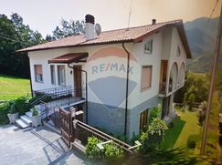 Casa Bi/Trifamiliare in Residenziale