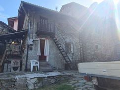 Casa Bi/Trifamiliare in Residenziale
