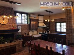 Casa Bi/Trifamiliare in Residenziale