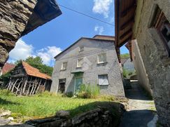 Casa Bi/Trifamiliare in Residenziale