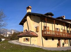 Casa Bi/Trifamiliare in Residenziale