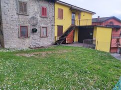 Casa Bi/Trifamiliare in Residenziale