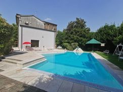 Casa Bi/Trifamiliare in Residenziale
