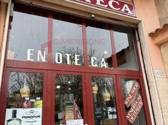 Negozio/Locale commerciale in Commerciale