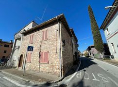 Casa Bi/Trifamiliare in Residenziale