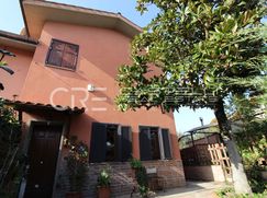 Casa Bi/Trifamiliare in Residenziale
