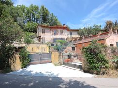 Casa Bi/Trifamiliare in Residenziale