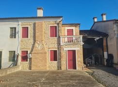 Casa Bi/Trifamiliare in Residenziale