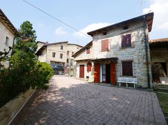 Casa Bi/Trifamiliare in Residenziale