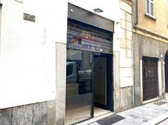 Negozio/Locale commerciale in Commerciale