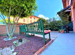 Casa Bi/Trifamiliare in Residenziale