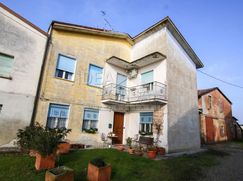 Casa Bi/Trifamiliare in Residenziale