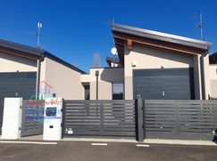Casa Bi/Trifamiliare in Residenziale