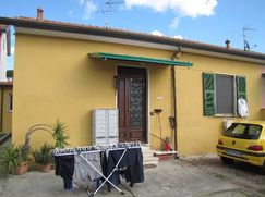 Casa Bi/Trifamiliare in Residenziale