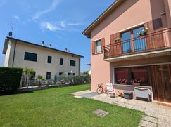 Casa Bi/Trifamiliare in Residenziale
