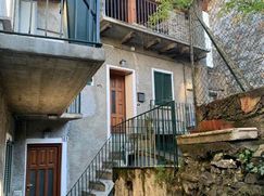 Casa Bi/Trifamiliare in Residenziale
