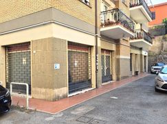 Negozio/Locale commerciale in Commerciale