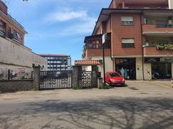 Negozio/Locale commerciale in Commerciale