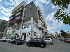 Negozio/Locale commerciale in Commerciale