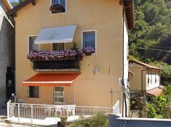 Casa Bi/Trifamiliare in Residenziale