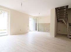 Casa Bi/Trifamiliare in Residenziale