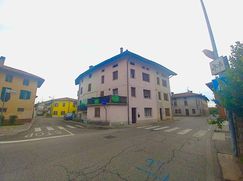 Casa Bi/Trifamiliare in Residenziale