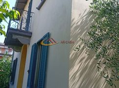 Casa Bi/Trifamiliare in Residenziale