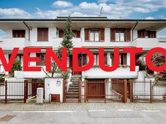 Casa Bi/Trifamiliare in Residenziale