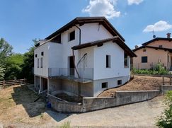 Casa Bi/Trifamiliare in Residenziale