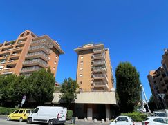 Negozio/Locale commerciale in Commerciale