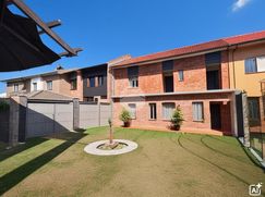 Casa Bi/Trifamiliare in Residenziale