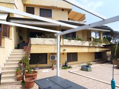 Casa Bi/Trifamiliare in Residenziale