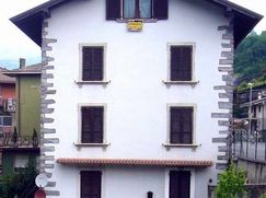 Casa Bi/Trifamiliare in Residenziale