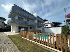 Casa Bi/Trifamiliare in Residenziale