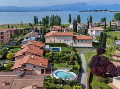 Casa Bi/Trifamiliare in Residenziale