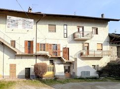 Casa Bi/Trifamiliare in Residenziale