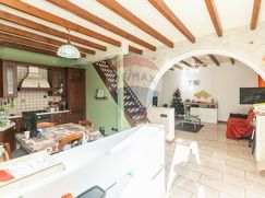 Casa Bi/Trifamiliare in Residenziale