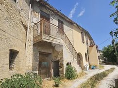 Casa Bi/Trifamiliare in Residenziale
