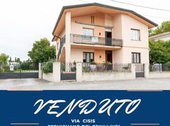 Casa Bi/Trifamiliare in Residenziale