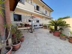 Casa Bi/Trifamiliare in Residenziale